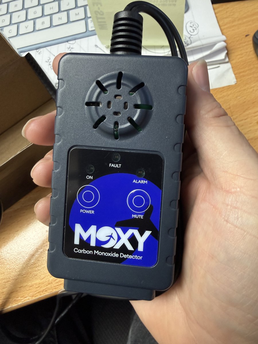 moxy in my hand